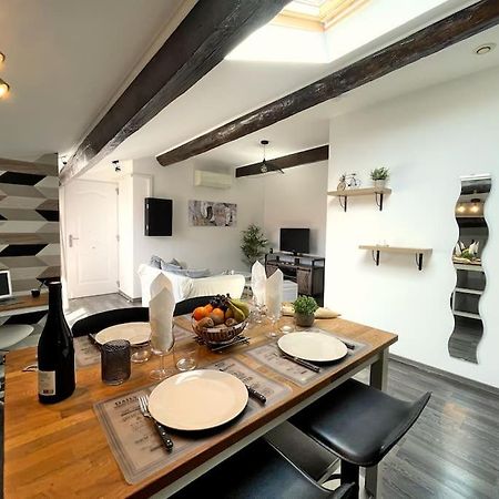 Charme Urbain Sous Les Toits-Terrasse/Clim/Parking Apartment Beziers Exterior photo