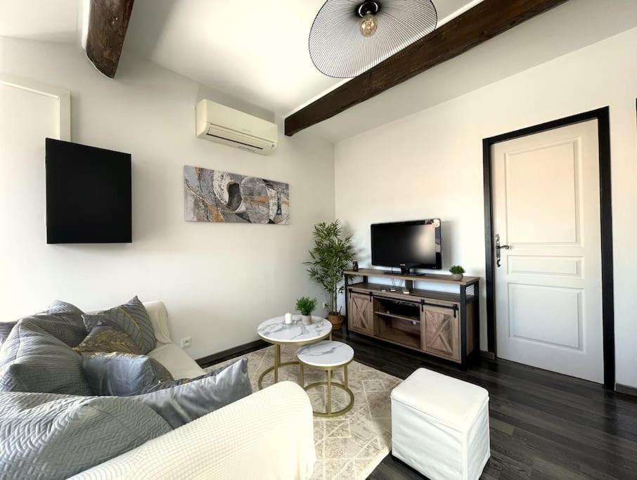 Charme Urbain Sous Les Toits-Terrasse/Clim/Parking Apartment Beziers Exterior photo
