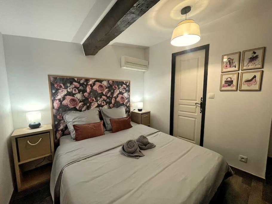 Charme Urbain Sous Les Toits-Terrasse/Clim/Parking Apartment Beziers Exterior photo